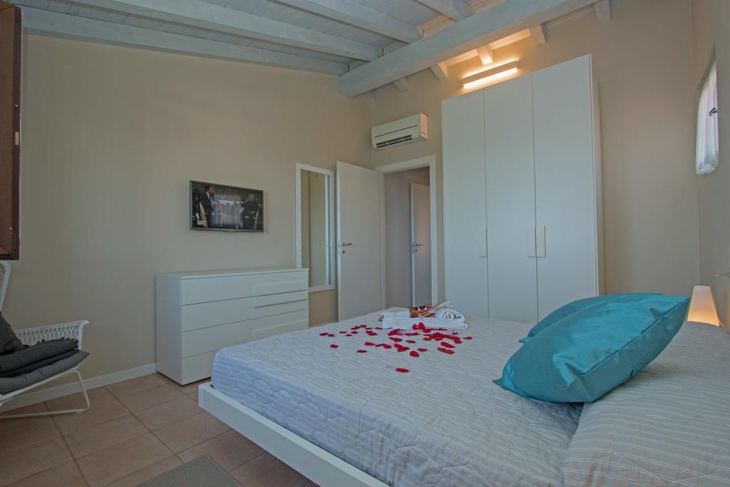 Borgo Stropea Villa Soiano Del Lago Habitación foto